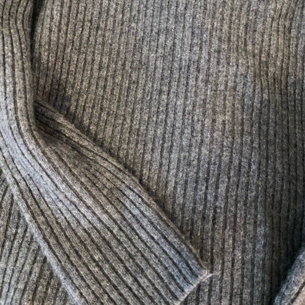 Gray Ribbed Turtleneck Sweater - Picture 2 of 5